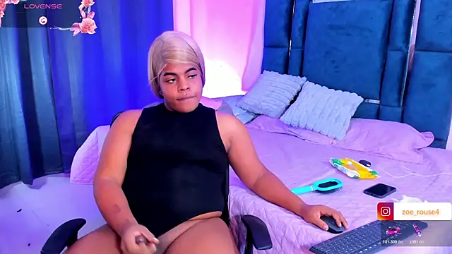 Pokazy przed kamerką – zoee_rose