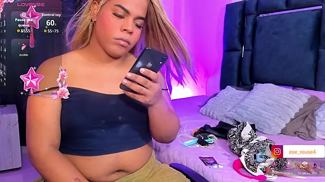 Pokazy przed kamerką – zoee_rose