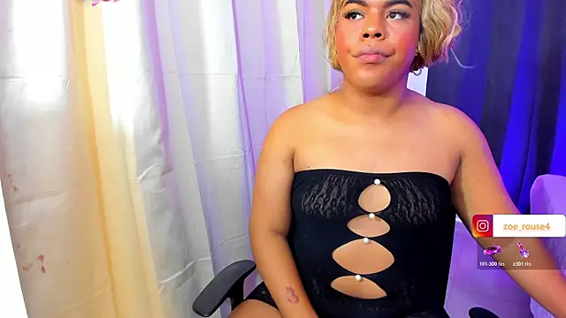 zoee_rose Show in webcam