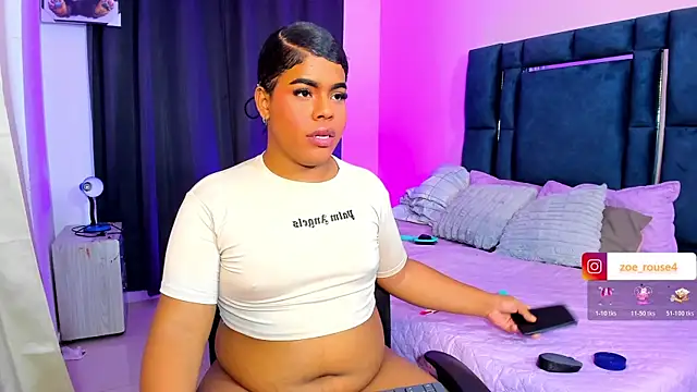zoee_rose Show in webcam