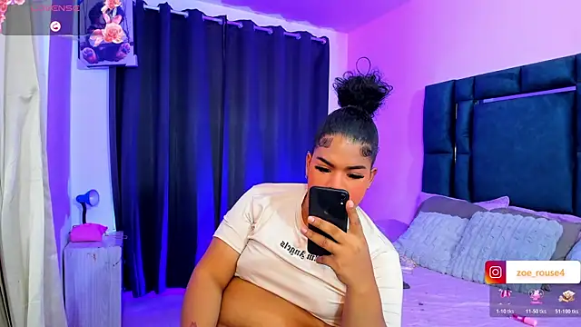 הופעת וובקאם של zoee_rose