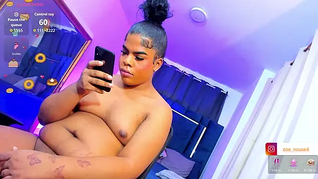 הופעת וובקאם של zoee_rose