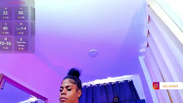 zoee_rose Show in webcam