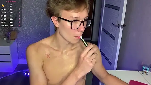 Вебкам-шоу yyyyesssbb