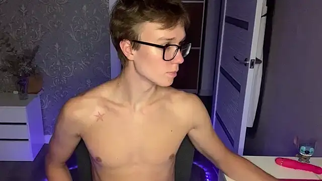 yyyyesssbb's Webcam Show