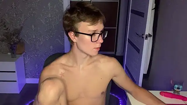 yyyyesssbb Webcam-Show