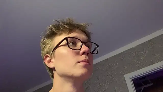 yyyyesssbb Webcam-Show