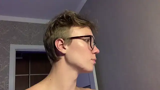 yyyyesssbb Webcam-Show
