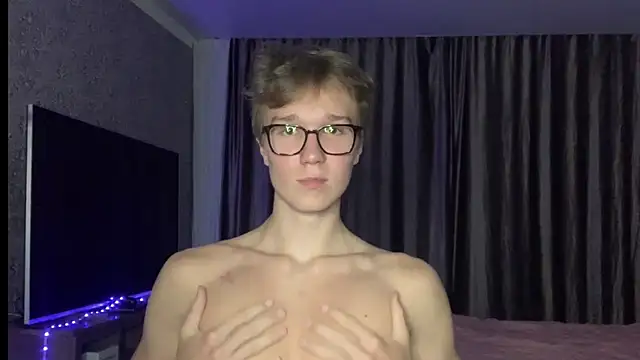yyyyesssbb Webcam-Show