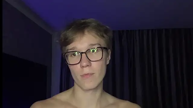 yyyyesssbb webcam show