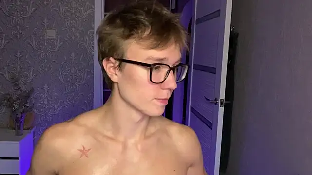yyyyesssbb's Webcam Show