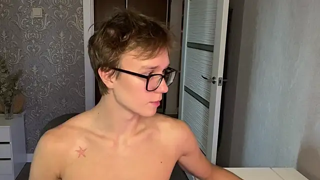 yyyyesssbb 网络视讯表演
