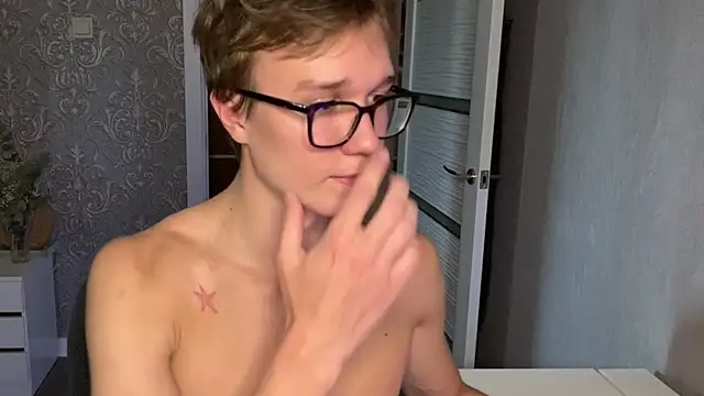 yyyyesssbb webcam show