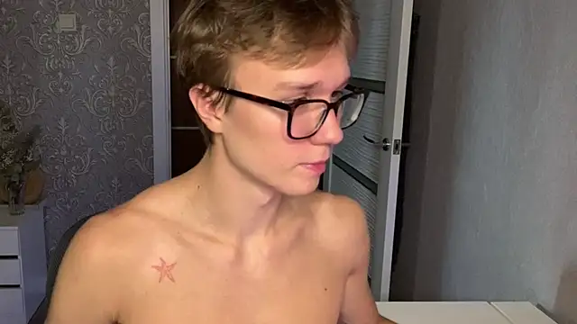 yyyyesssbb Webcam show