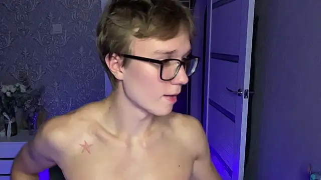 yyyyesssbb webcam show