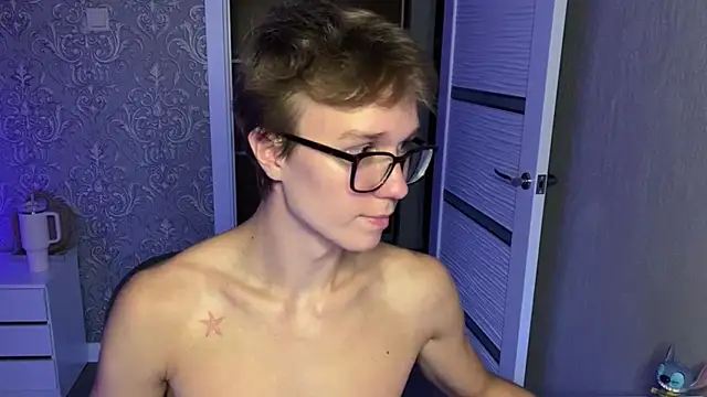 yyyyesssbb Webcam Show