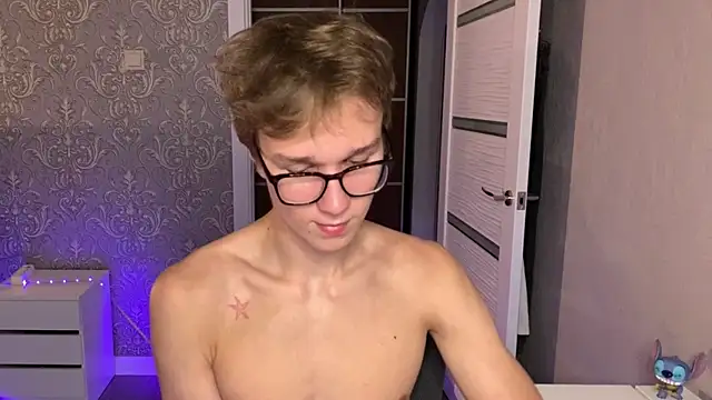 Webkamerová show yyyyesssbb