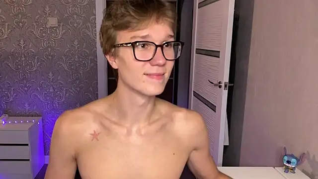 yyyyesssbb Webcam Show