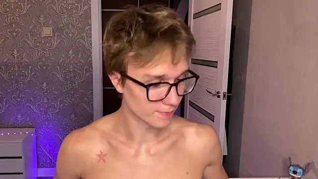 yyyyesssbb Webcam Show