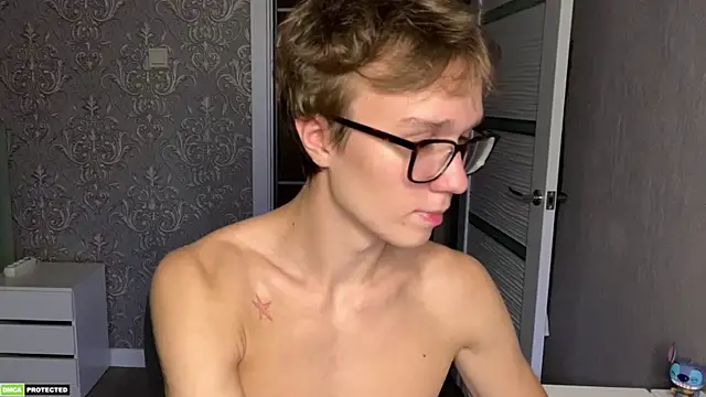 yyyyesssbb 网络视讯表演