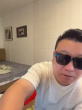 langzi-888's Webcam Show