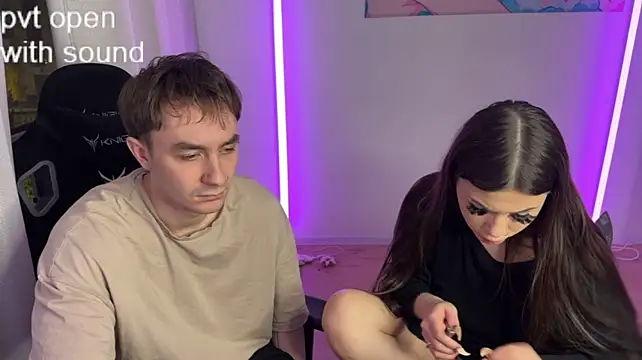 xgvgggx: вебкам-шоу