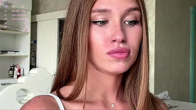 NamiRedhead's Live XXX Chat