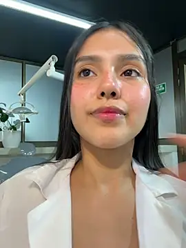 nahomy_park Adlı Modelin Canlı XXX Sohbeti