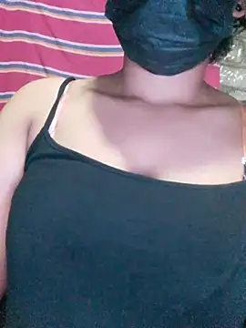 shashini97 Adlı Modelin Canlı XXX Sohbeti
