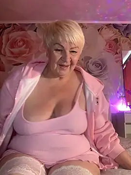 Laura_Miillf Show in webcam