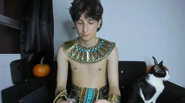 Onion_knight Show in webcam