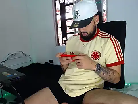 camilorestrepo77 ওয়েবক্যাম শো