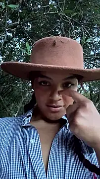 Chat +18 de mariannella ao vivo