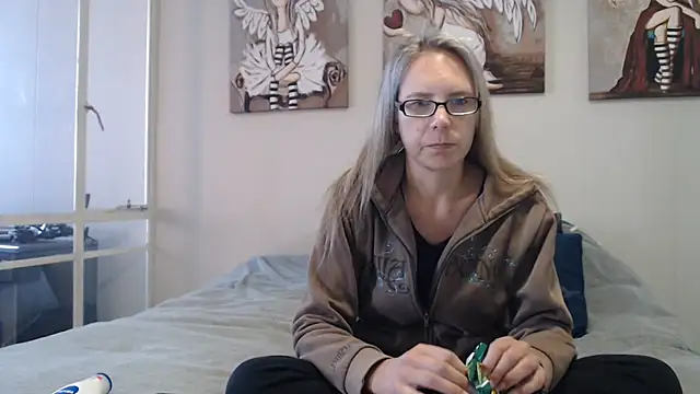 blondiesin50's Live XXX Chat