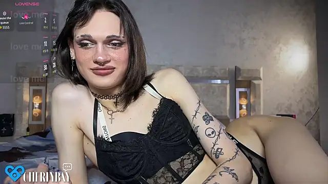 cherlybayy: διαδικτυακό σόου στην κάμερα