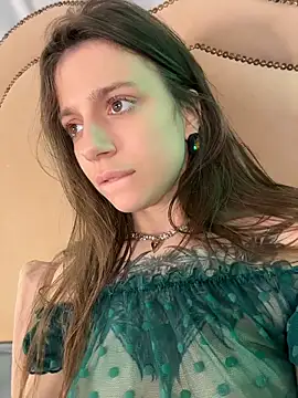 Eileen_Elfie Adlı Modelin Canlı XXX Sohbeti