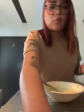 XXX chat uživo modela pao_foxxie