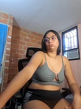 Chatroom XXX en direct de zoehot07
