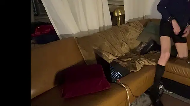 عرض كام DressSock_Shoe