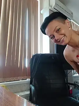 baba_yaga webkamerás műsora