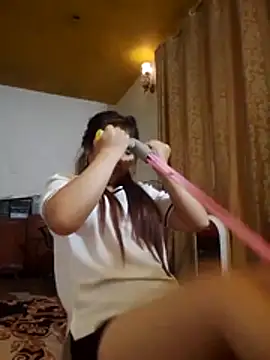 -Dolly-02 Show Webcam