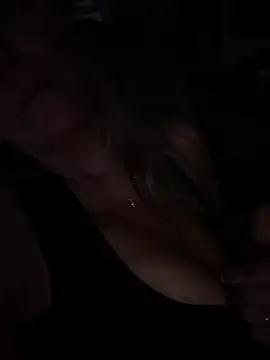 הופעת וובקאם של bigtitslivetofuck