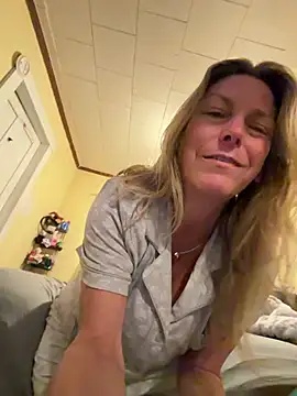 bigtitslivetofuck webkamerás műsora