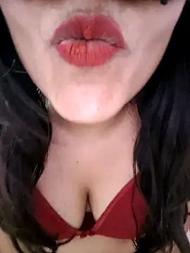 Chat +18 de Razoee ao vivo