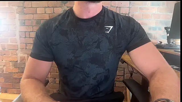 Show modela gymshrk na web-kameri