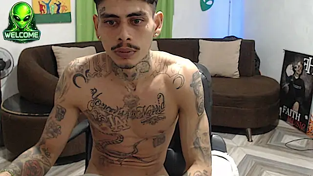 alpha_zom Show in webcam