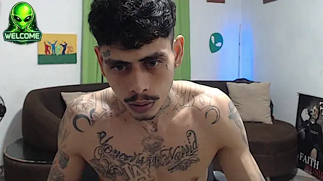 alpha_zom webcam show