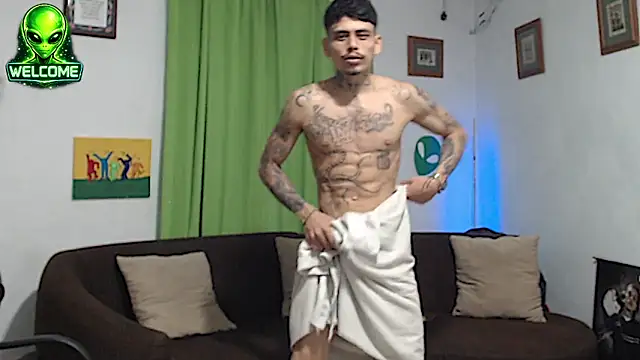 alpha_zom's Webcam Show