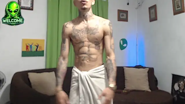 alpha_zom Webcam Show