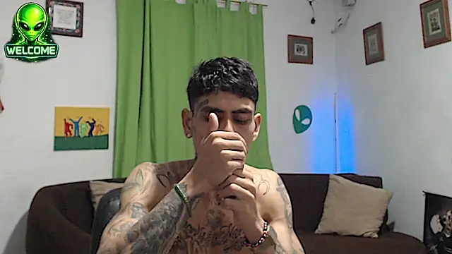 alpha_zom Show in webcam